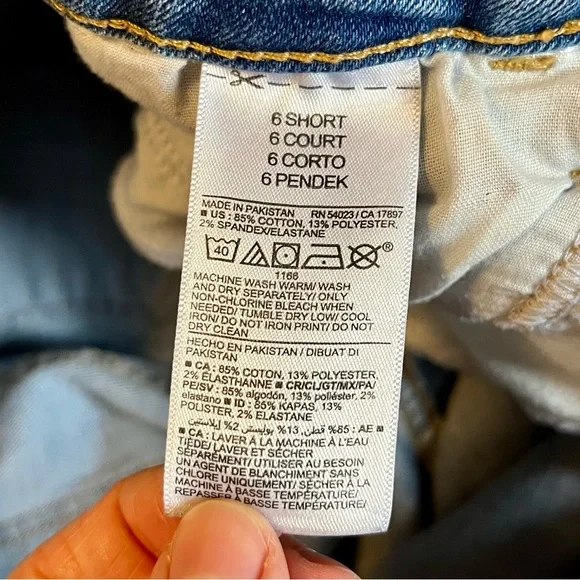 Old Navy - Rockstar Super Skinny - Mid Rise - Women - 6 Short - Picture 2 of 5